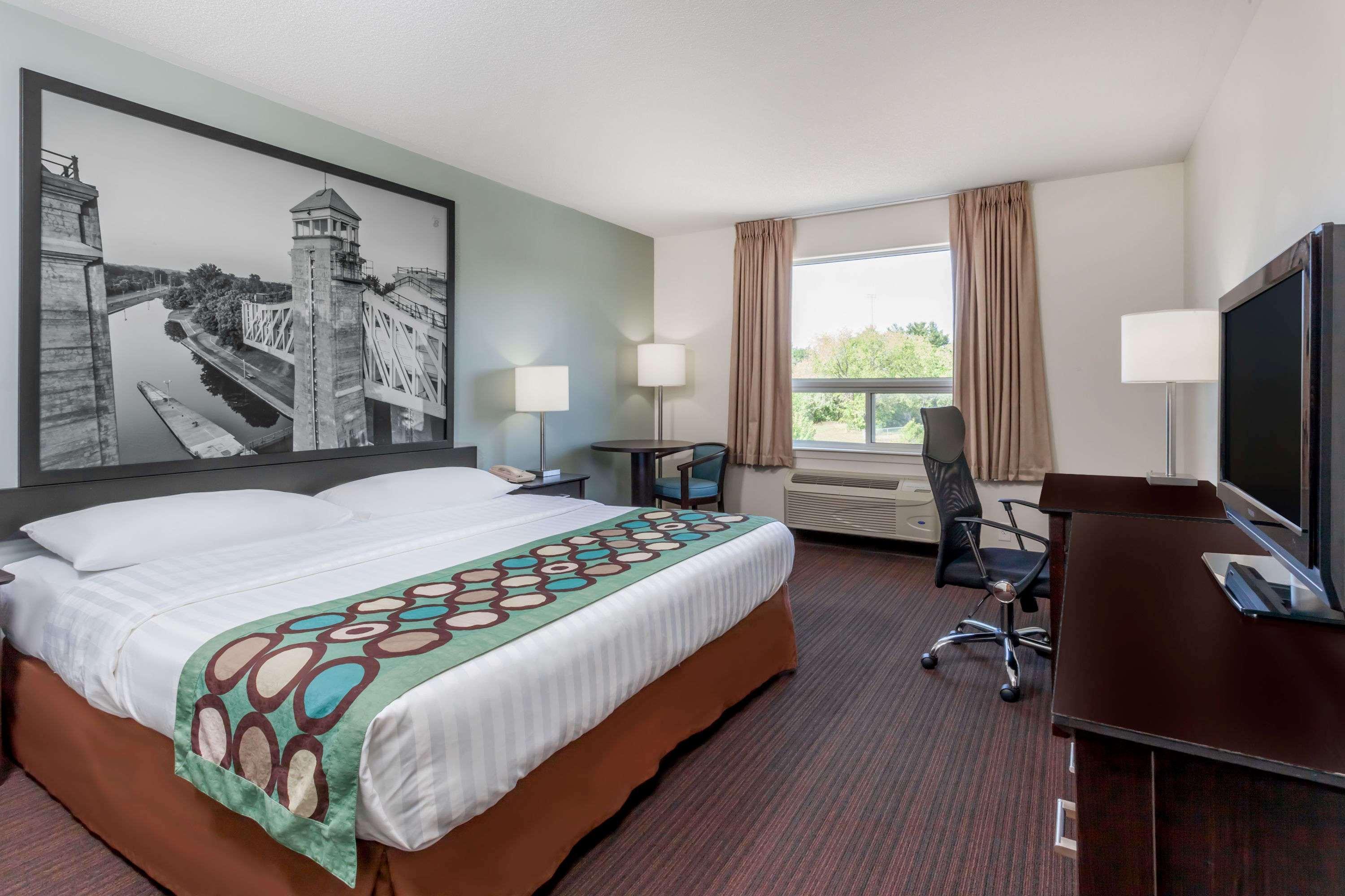 Super 8 By Wyndham Peterborough Hotel Buitenkant foto