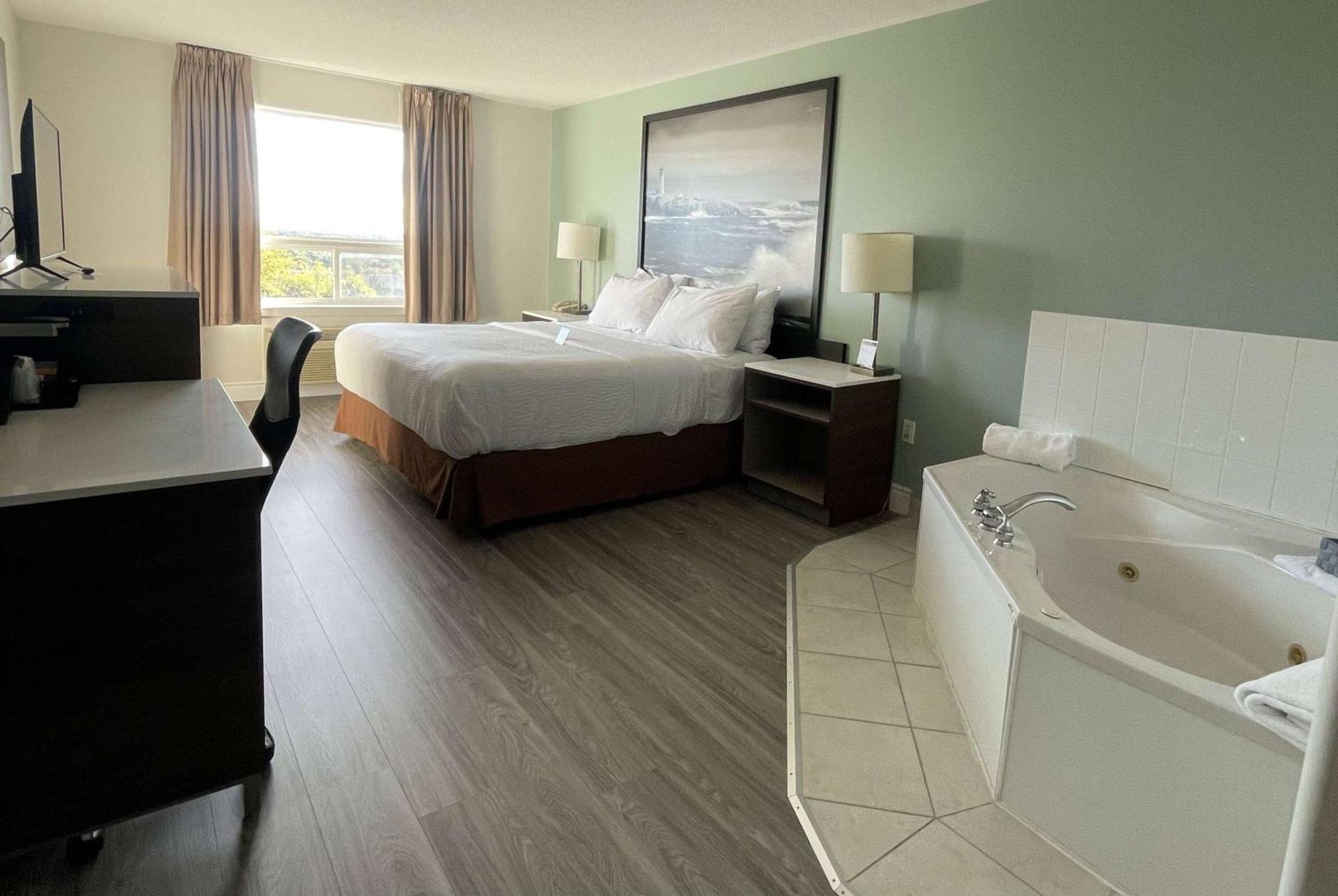 Super 8 By Wyndham Peterborough Hotel Buitenkant foto