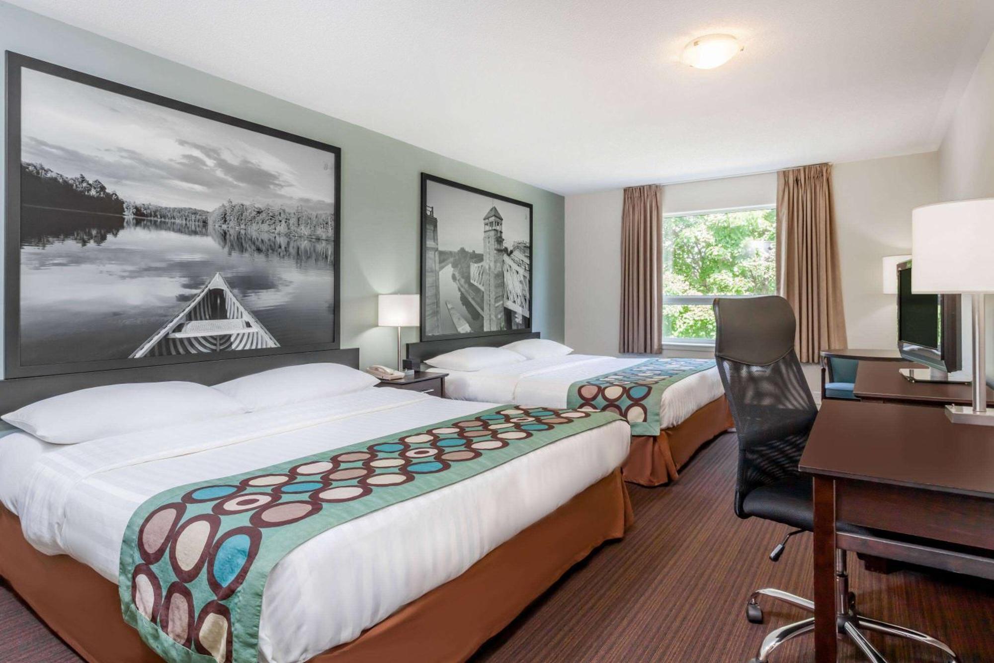 Super 8 By Wyndham Peterborough Hotel Buitenkant foto