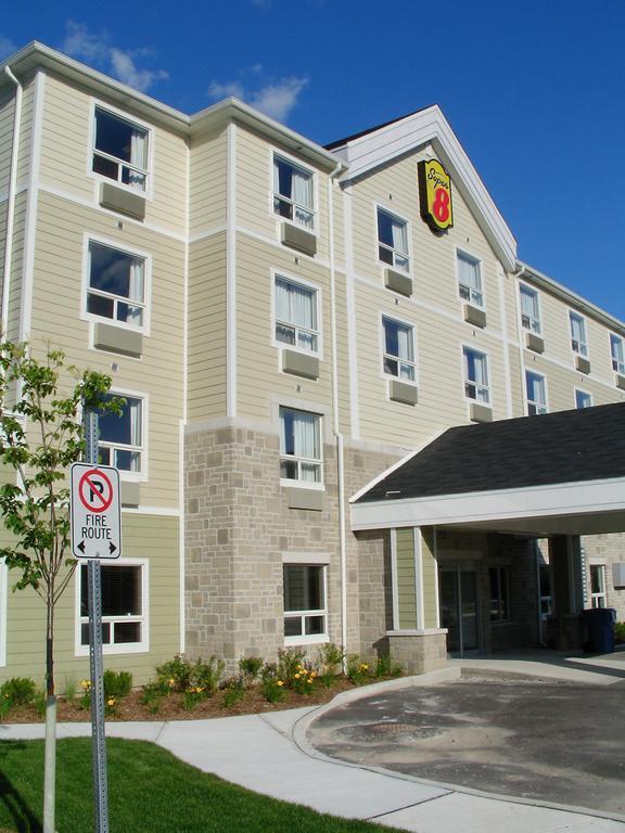 Super 8 By Wyndham Peterborough Hotel Buitenkant foto