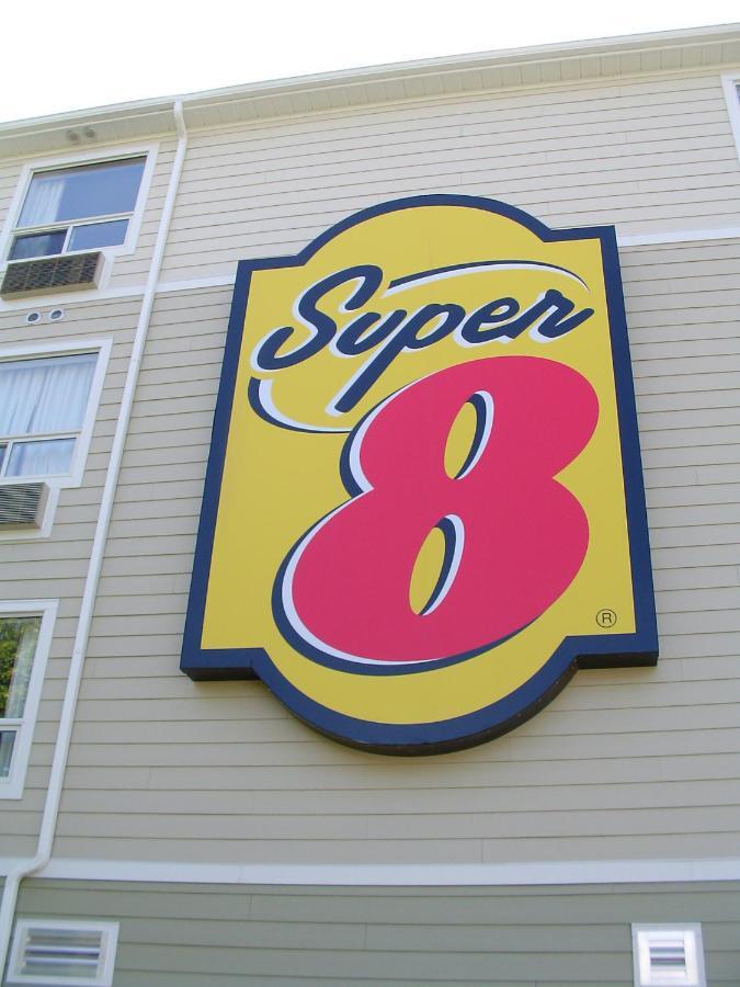 Super 8 By Wyndham Peterborough Hotel Buitenkant foto